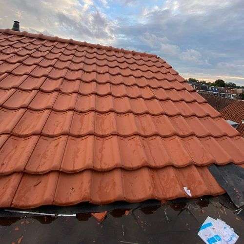 Dakdekker Bloemendaal vlak pannendak met lekkage